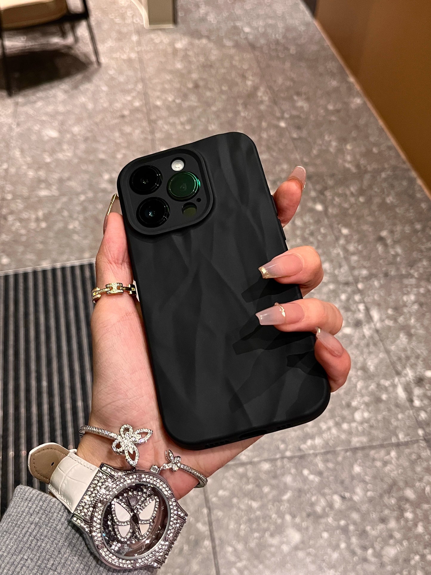 iPhone premium skin-feel pleated mobile phone case full-cover soft case anti-fall protective case