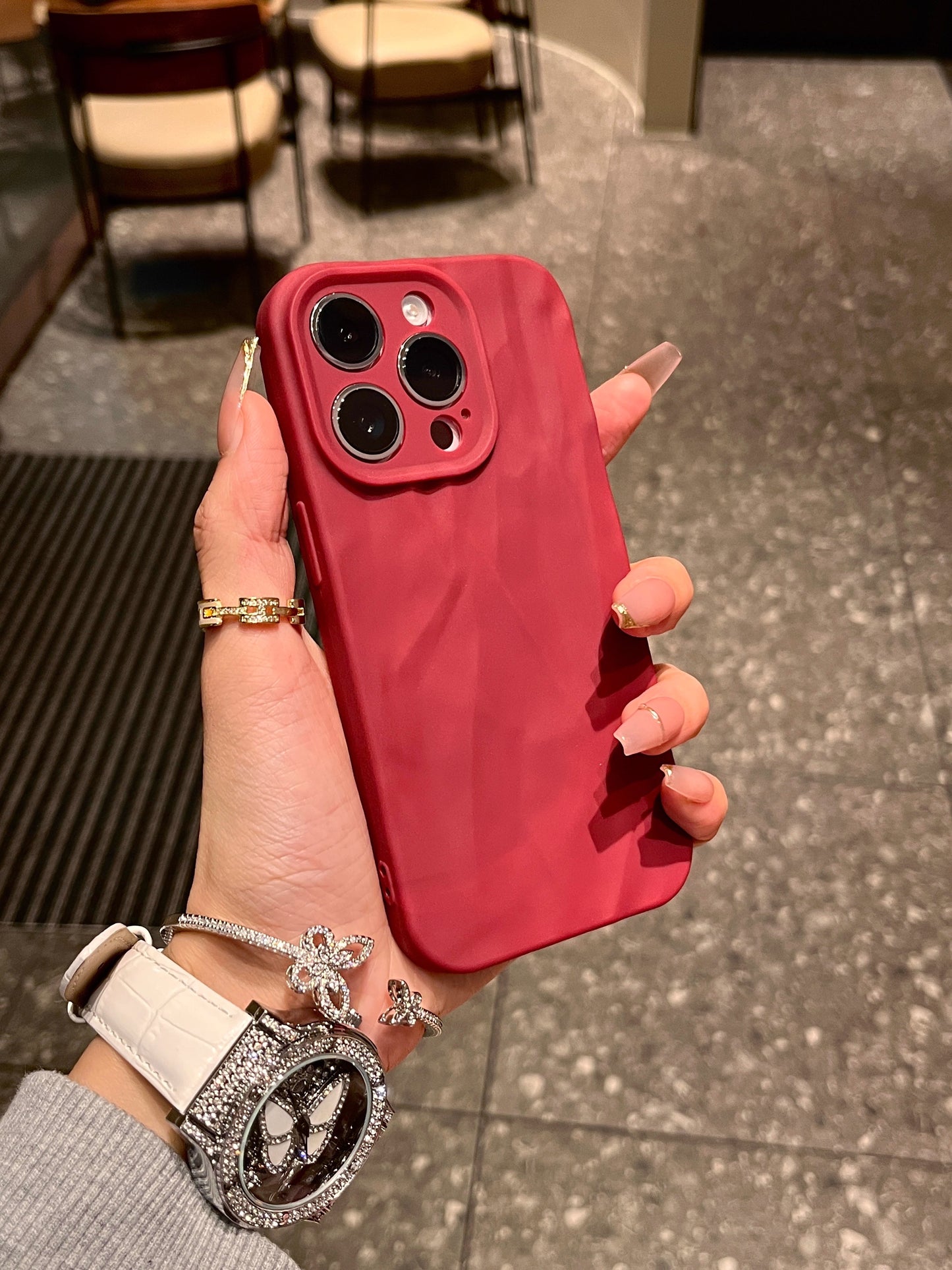iPhone premium skin-feel pleated mobile phone case full-cover soft case anti-fall protective case